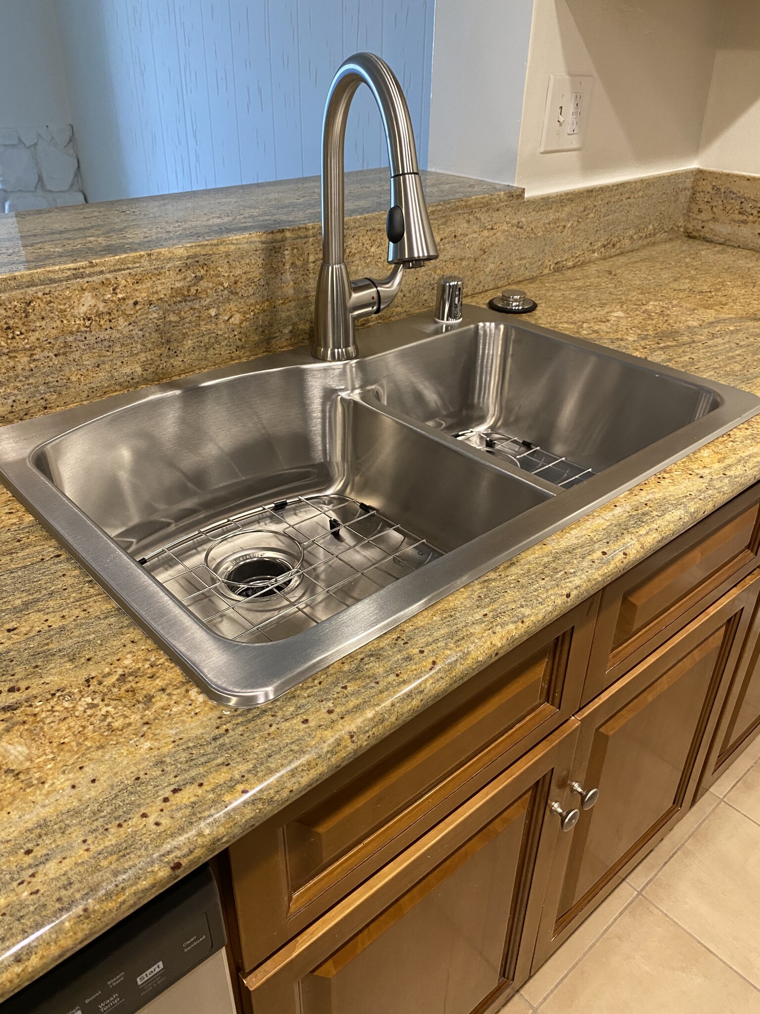 Kitchen Sink - 6625 Green Valley Cir