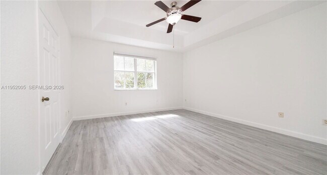 Building Photo - 2532 SE 15th Ct