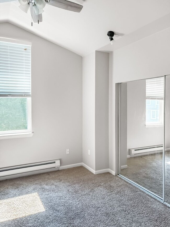 Building Photo - Affordable Bothell Condo