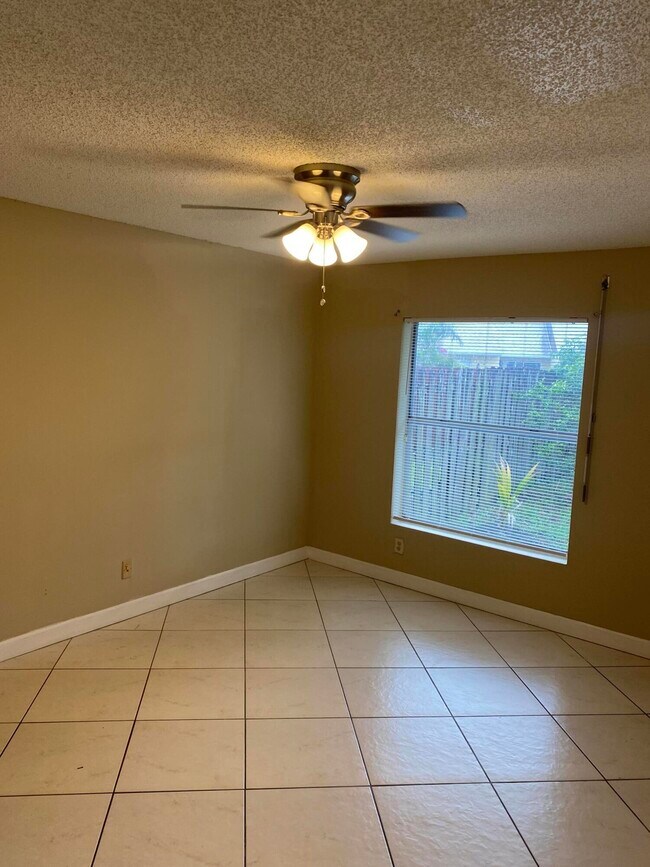 Building Photo - 5653 Barnstead Cir