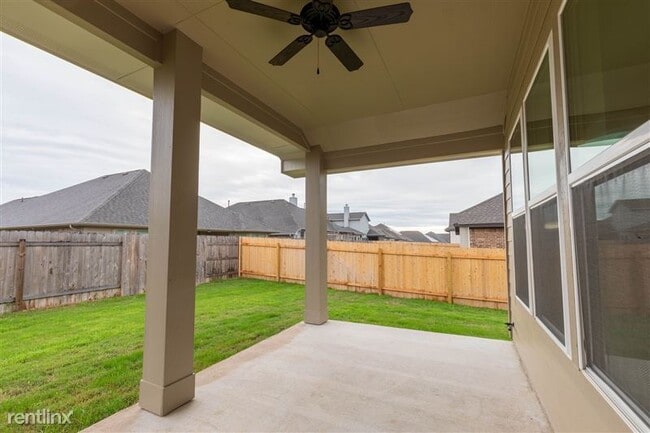 Building Photo - 3804 Sandhill Crane Dr