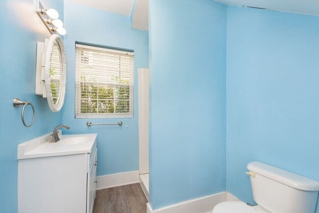 Building Photo - Beautiful Home near Downtown Noblesville