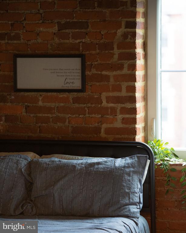 Building Photo - 437 W Grant St