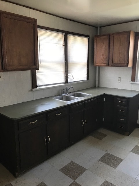 Building Photo - 2 BR HOUSE - $825/mo -