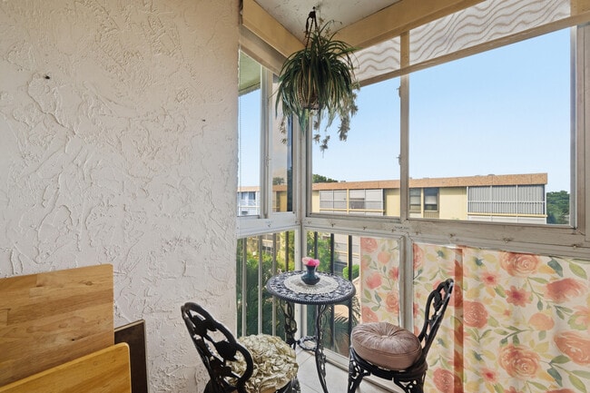 Building Photo - 367 S Federal Hwy