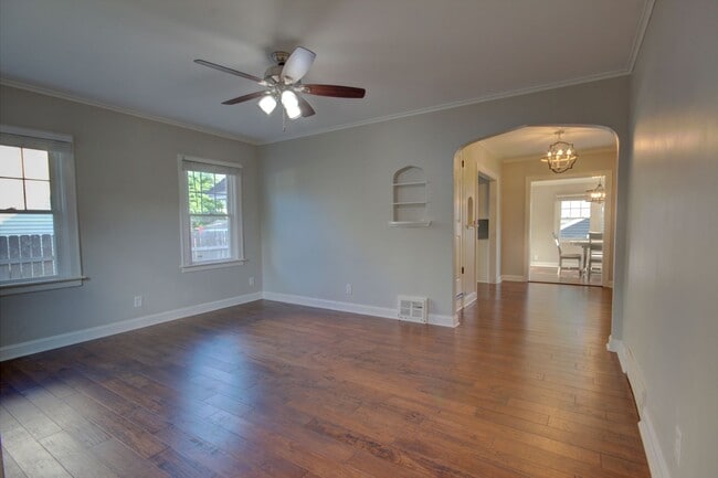 Building Photo - Cute 3 Bed Home