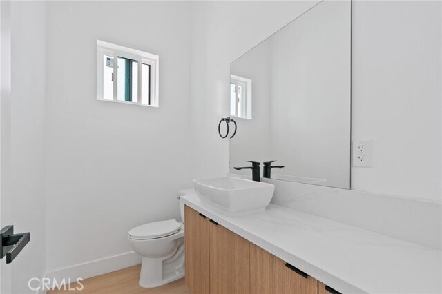 Building Photo - 2637 S Garth Ave