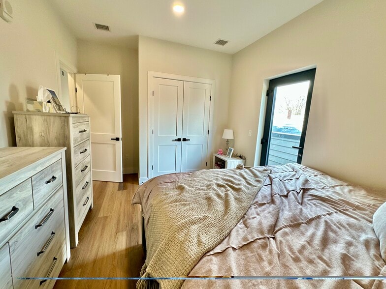 Building Photo - 63 Belgrade Ave