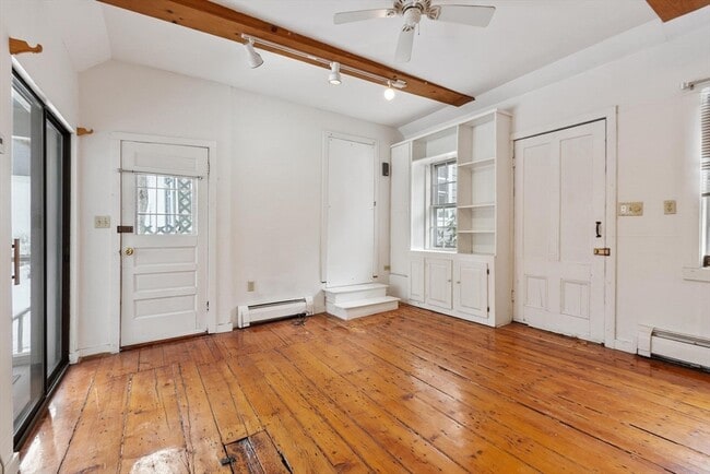 Building Photo - 18 Ayer Rd