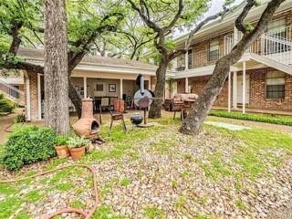 Building Photo - 1240 Barton Hills Dr