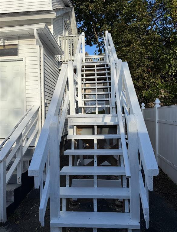 Building Photo - 24 Vale St