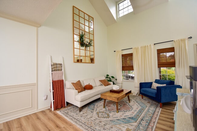 Building Photo - 1204 Edenbridge Way