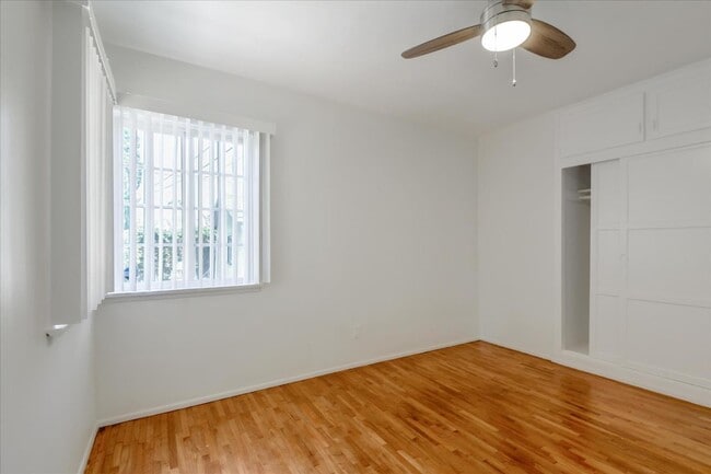 Building Photo - 3532 Maplewood Ave