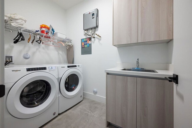 Building Photo - 6864 SW 80th St