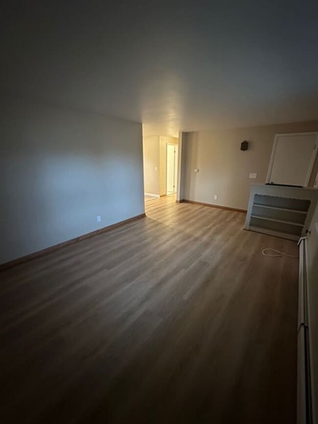 Building Photo - Three Bedroom Home For Rent on Joanne Drive in Greece (Rochester)