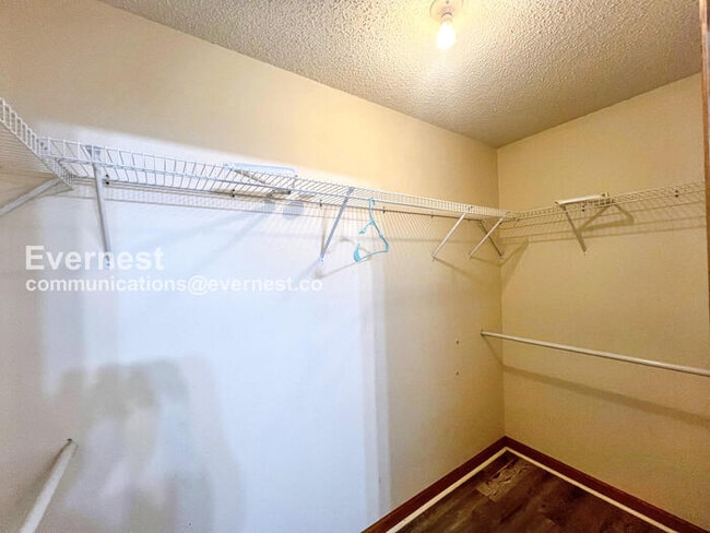 Building Photo - 6 Joel Ln