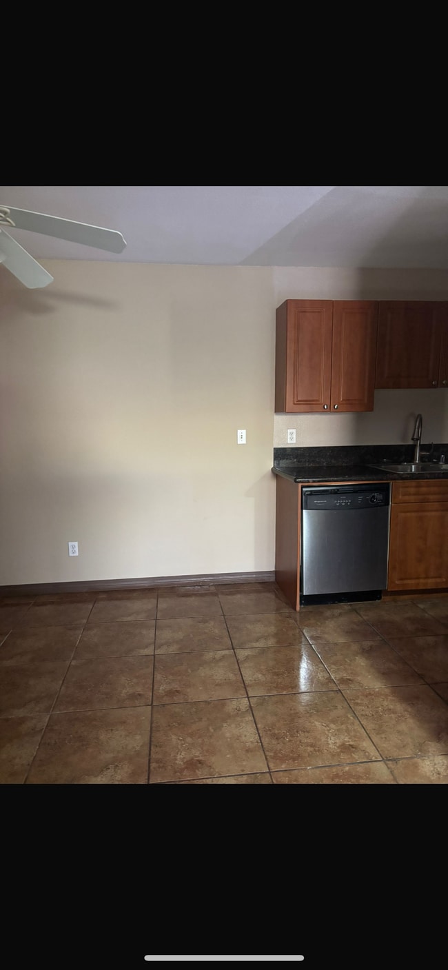Building Photo - 3040 Alta View Dr
