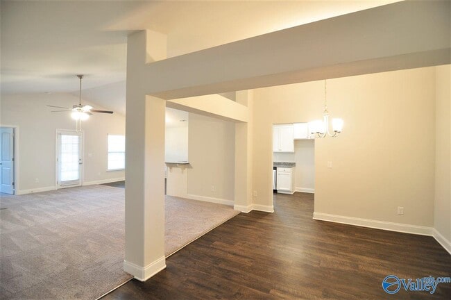 Building Photo - 2464 Bell Manor Dr SW