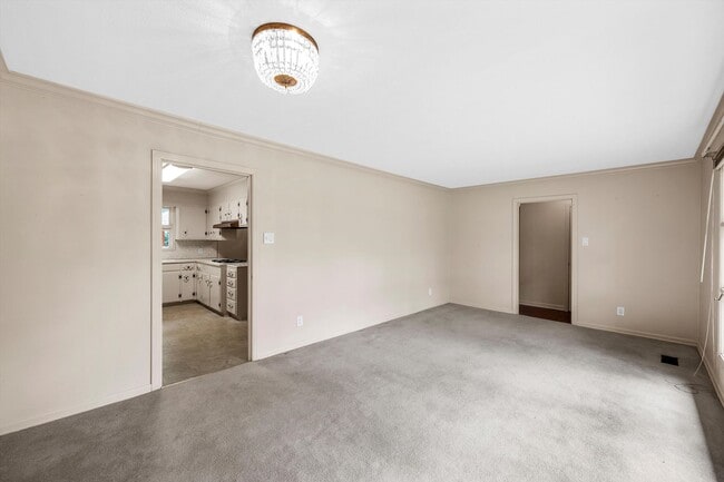 Building Photo - Private Woodway Retreat