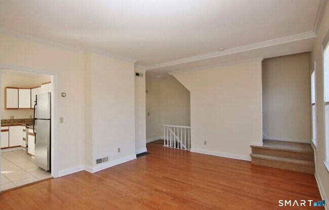 Building Photo - 16 Haviland St