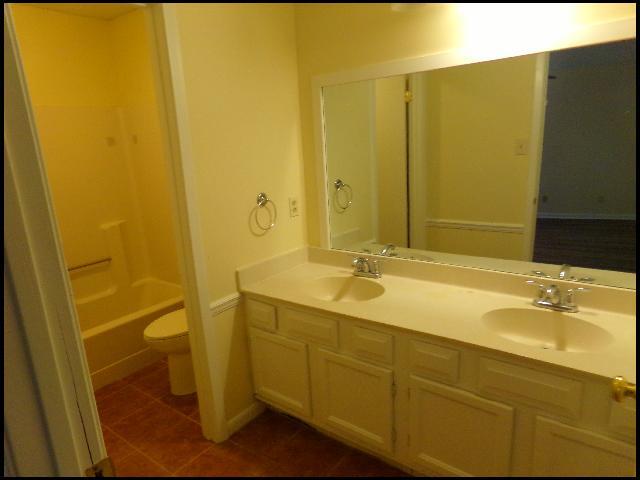 Building Photo - 13900 Wimbledon Loop