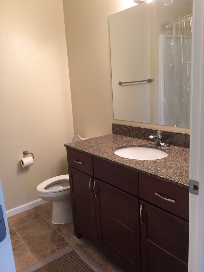 Building Photo - 10933 Hall Rd