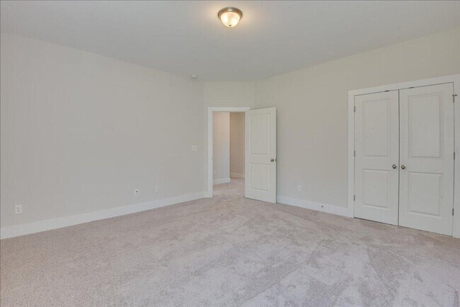 Building Photo - 422 Pump House Rd