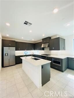 Building Photo - 402 Transport