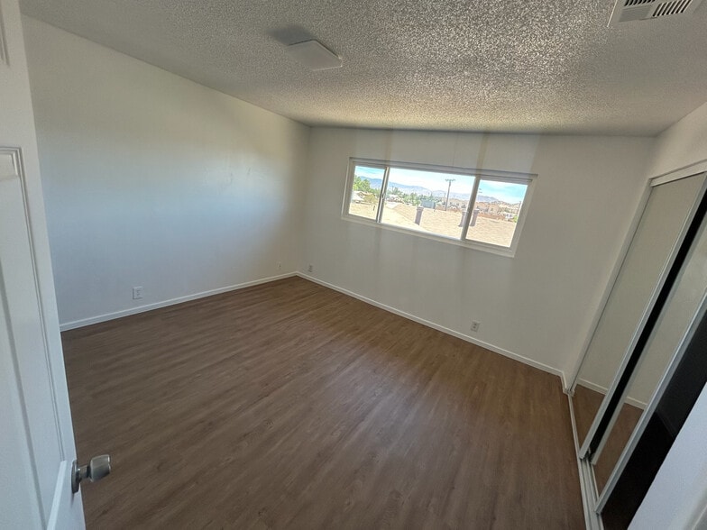Bedroom 2 - 15481 Straight Arrow Rd