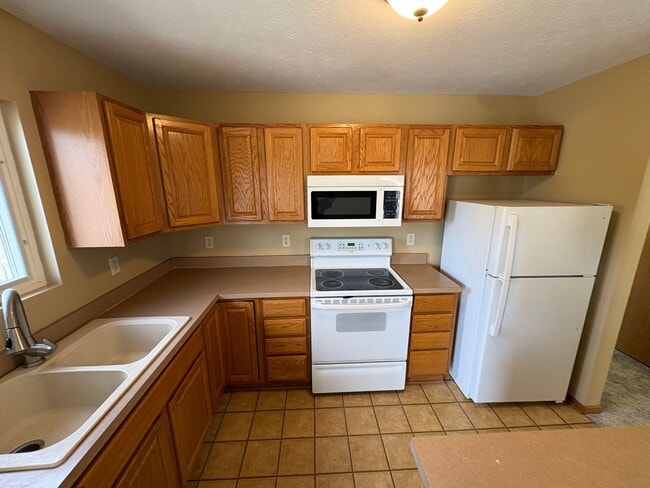 Building Photo - 6834 Whitewater Ln