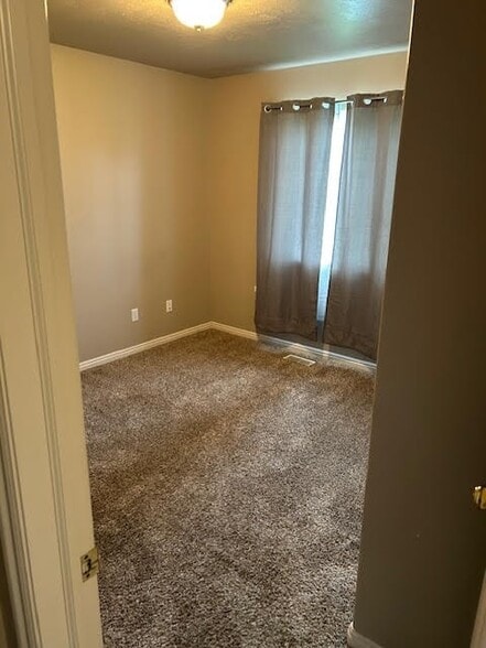 Building Photo - 842 Mallard Loop