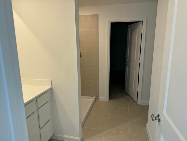 Building Photo - 10856 NW Everbreeze Dr