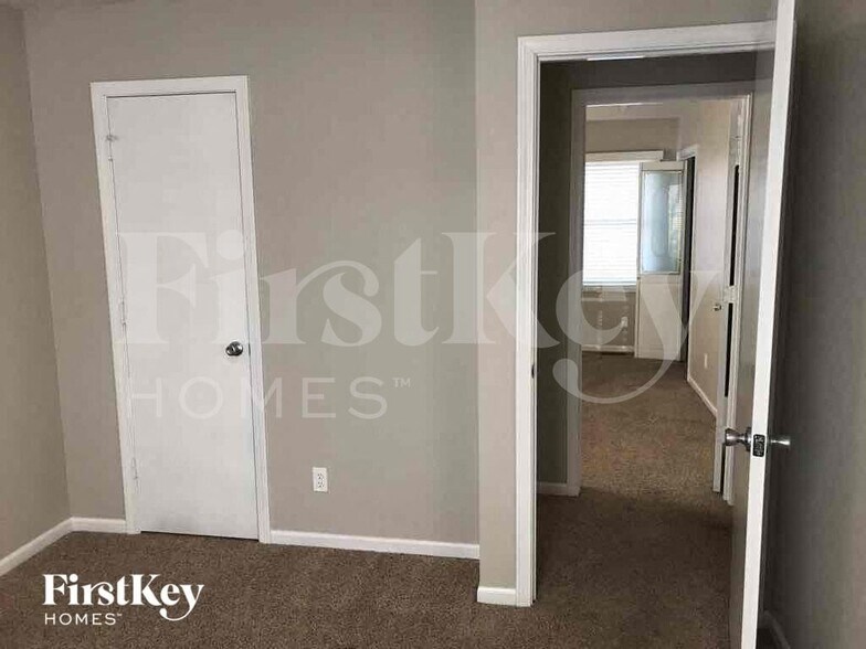 Building Photo - 8320 N Allenton Dr