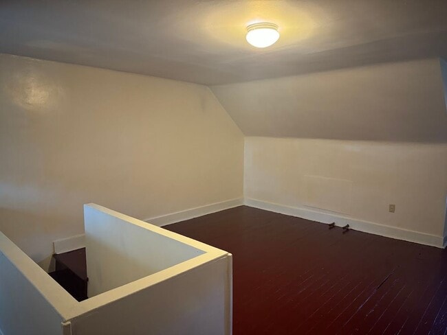 Building Photo - Updated Highland Park Townhome!