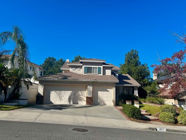 Primary Photo - **3 Bedroom + Den & 3 bathroom Pool Home w...