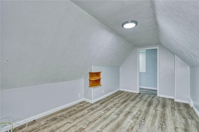 Building Photo - 1070 Gravel Rd