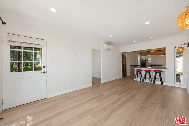Building Photo - 3846 Lyceum Ave