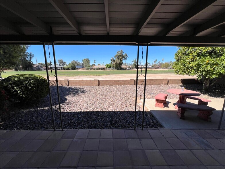 Building Photo - 848 S Saranac Ave