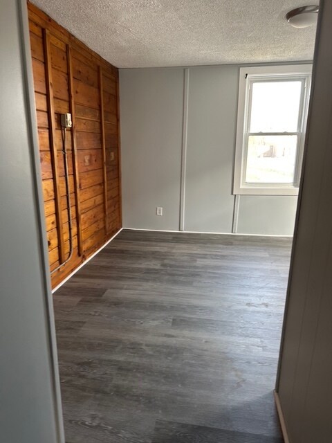 Building Photo - 4656 Main St