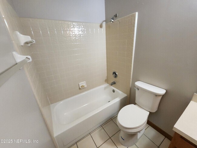 Building Photo - 3510 Rain Forest Dr W