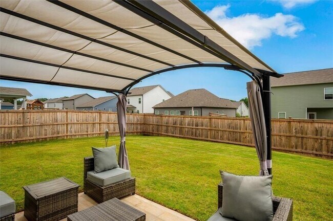 Building Photo - 317 Lucyanna Ln