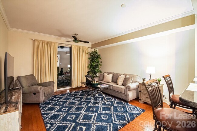 Building Photo - 300 W 5th St