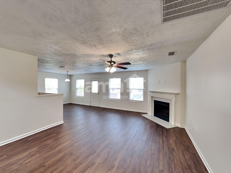 Building Photo - 1015 Patmore Ln