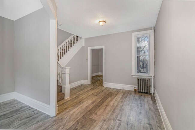 Building Photo - 3 Bedroom 1 Bathroom home in Harrisburg, PA