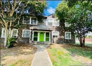 Building Photo - 425 Maverick St