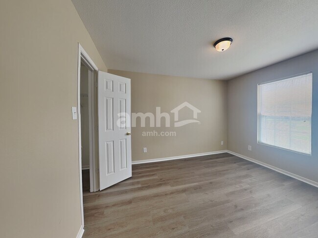 Building Photo - 3287 Underwood Dr