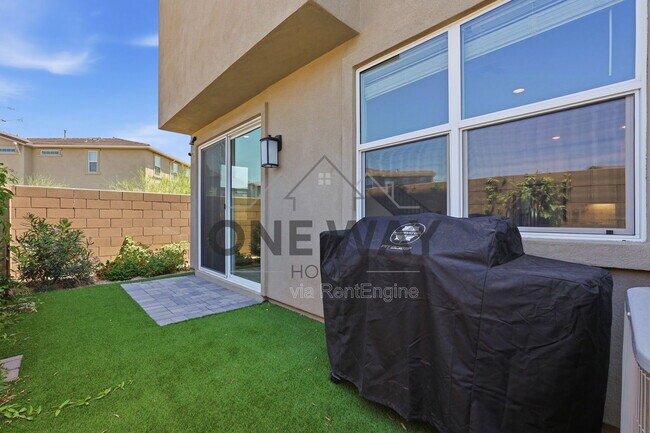 Building Photo - 5832 E Rose Gdn Ln