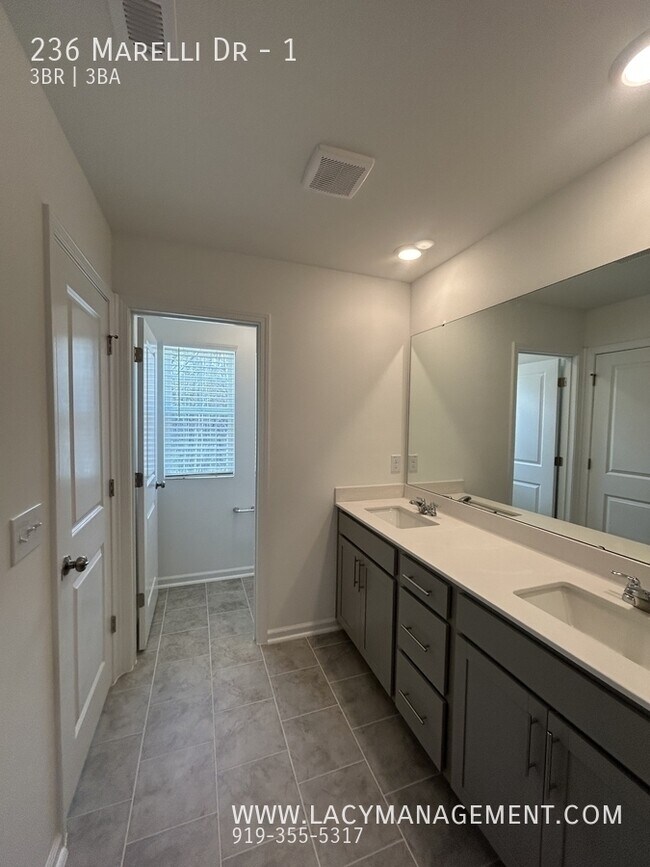 Building Photo - 236 Marelli Dr