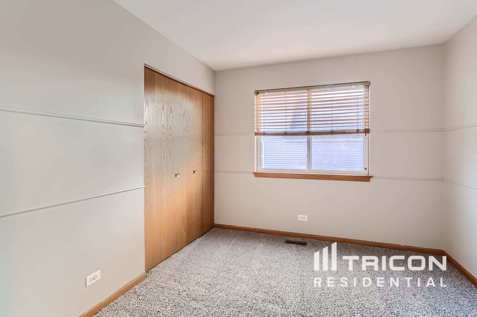 Building Photo - 924 Deer Trail Dr