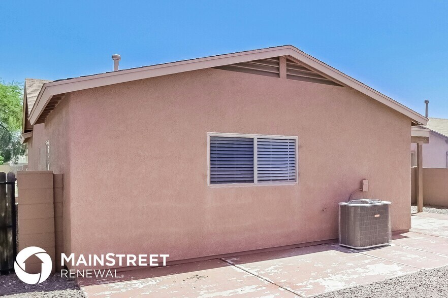 Building Photo - 6250 S Sarah Elizabeth Dr